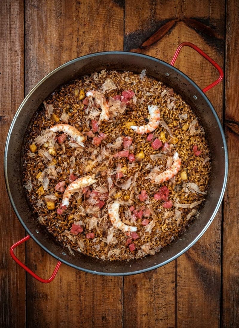 Paella aux crevettes.